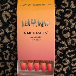 Red Aspen Nail Dashes